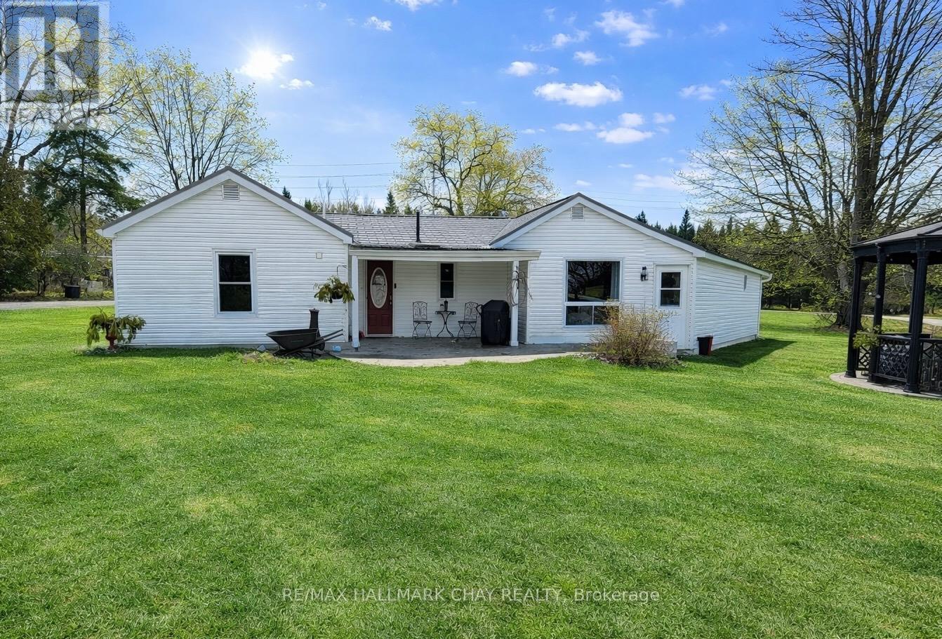 3302 Innisfil Beach Road, Innisfil, Ontario  L9S 4C7 - Photo 3 - N12936988