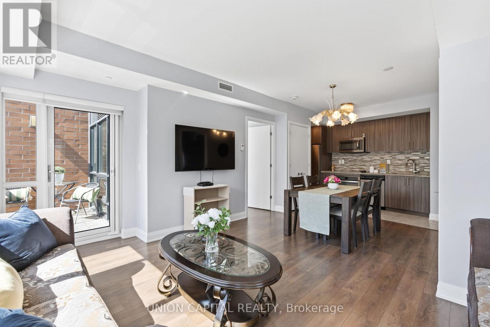412 - 112 Woodbridge Avenue, Vaughan, Ontario  L4L 2S7 - Photo 4 - N12937022