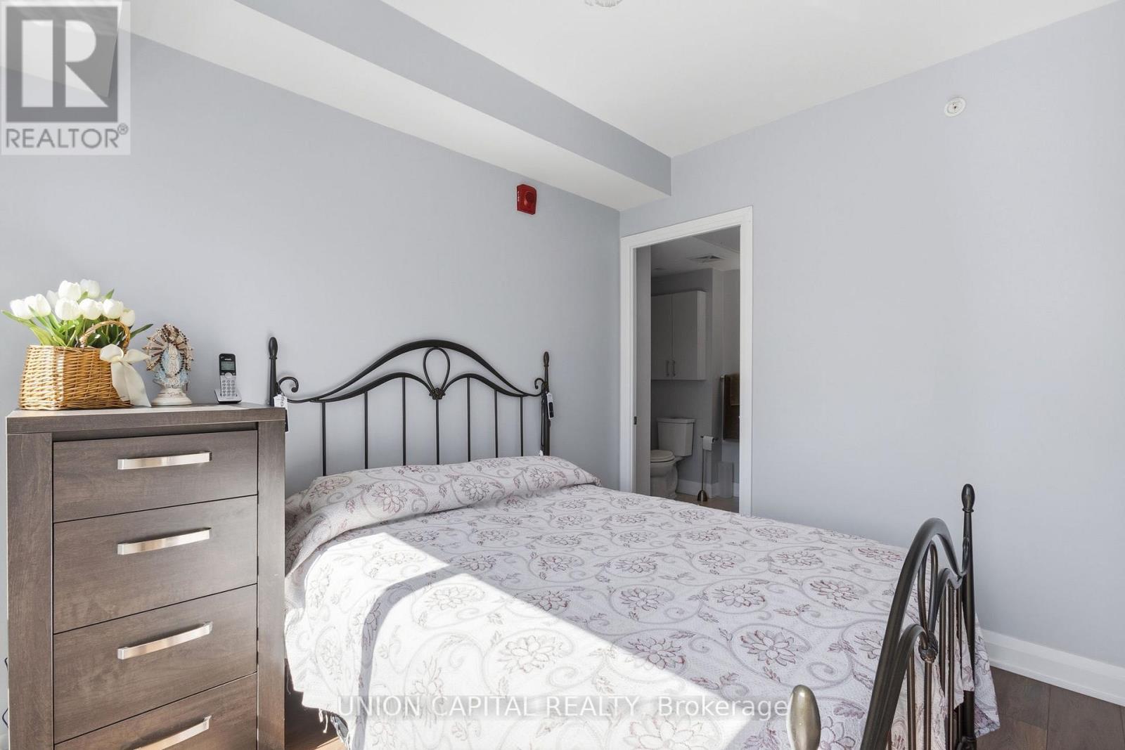 412 - 112 Woodbridge Avenue, Vaughan, Ontario  L4L 2S7 - Photo 9 - N12937022