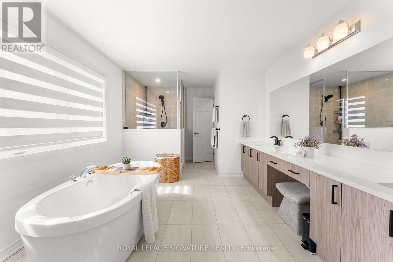 54 Sparrow Way, Adjala-Tosorontio (Colgan), Ontario  L0G 1W0 - Photo 32 - N12937056