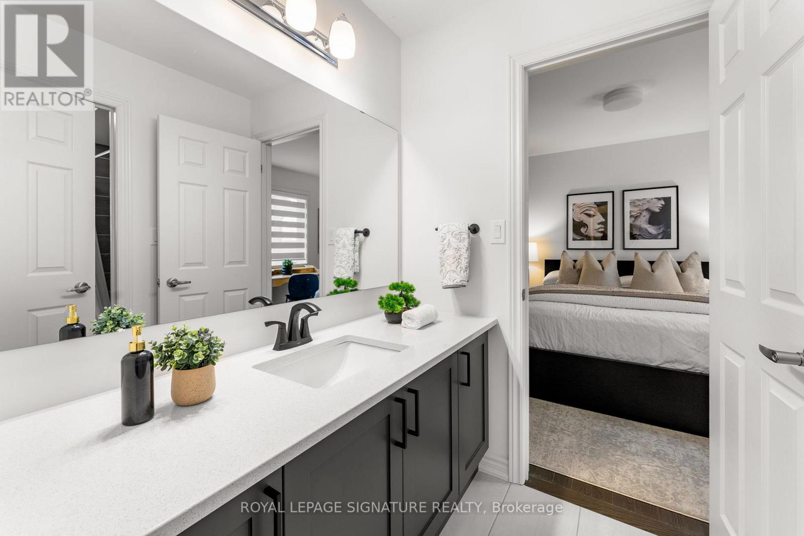 54 Sparrow Way, Adjala-Tosorontio (Colgan), Ontario  L0G 1W0 - Photo 37 - N12937056