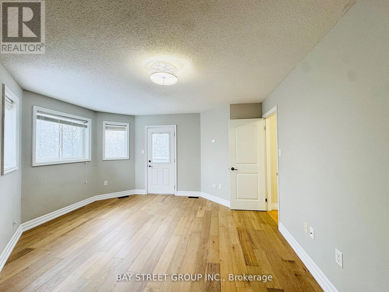 28 Shalom Way, Barrie (Painswick South), Ontario L4N 5X9 - Photo 18 - S12937036