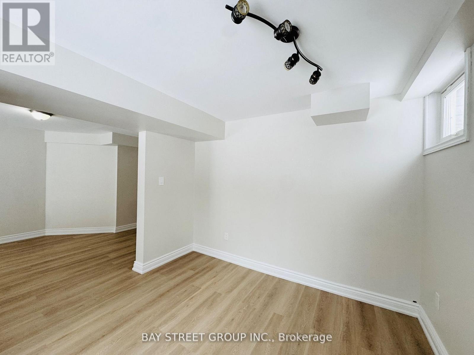 28 Shalom Way, Barrie (Painswick South), Ontario L4N 5X9 - Photo 31 - S12937036