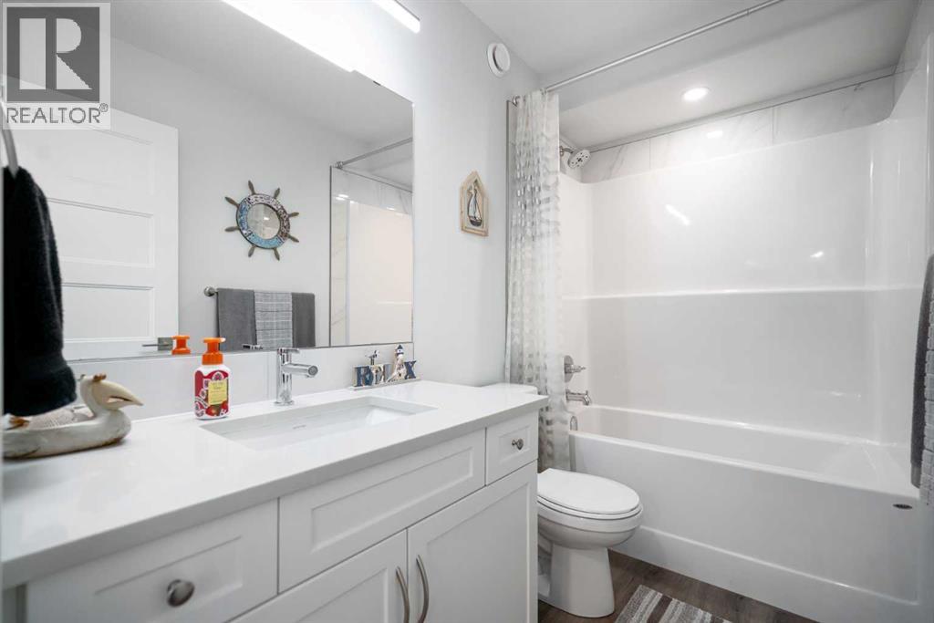 7403 44 Avenue, Camrose, Alberta  T4V 5E1 - Photo 12 - A2296168