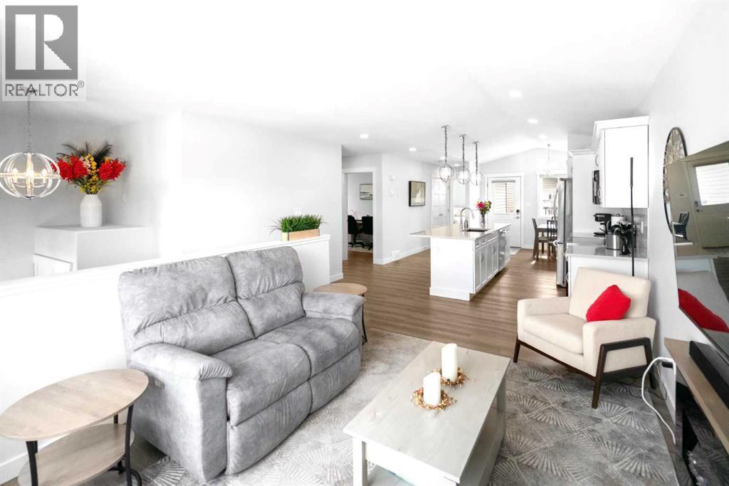 7403 44 Avenue, Camrose, Alberta  T4V 5E1 - Photo 4 - A2296168