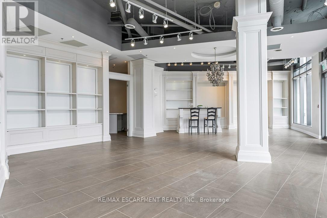 36 - 11 Bronte Road, Oakville, Ontario  L6L 0E1 - Photo 6 - W12936996