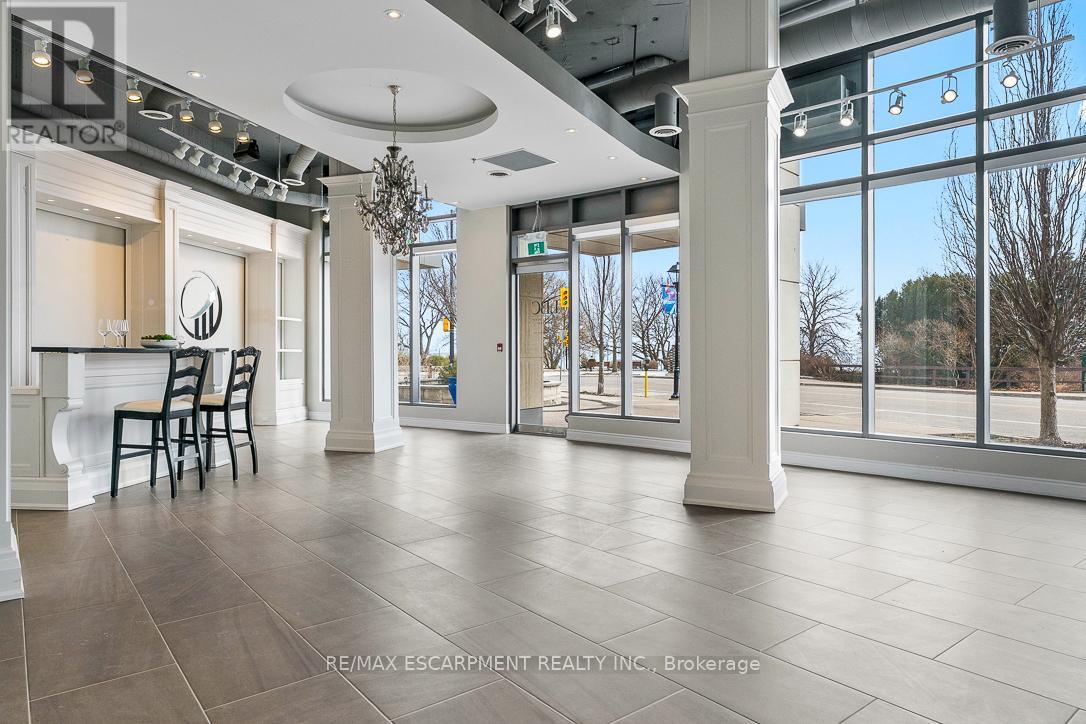 36 - 11 Bronte Road, Oakville, Ontario  L6L 0E1 - Photo 7 - W12936996