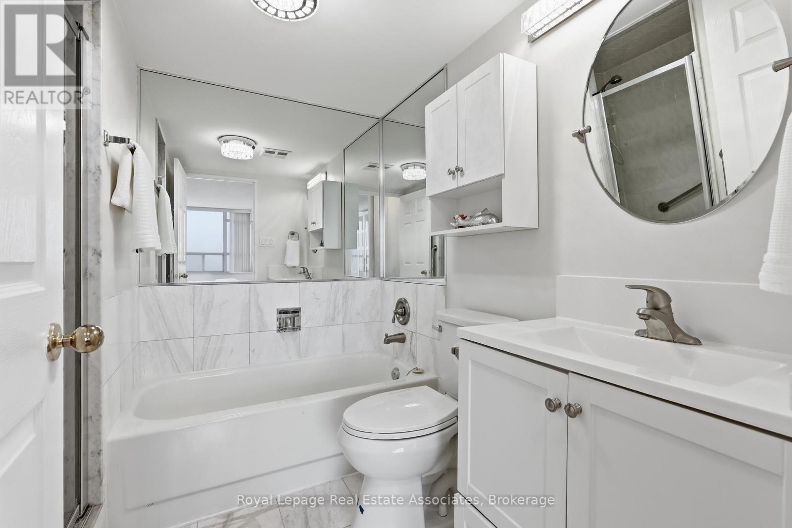 1401 - 10 Malta Avenue, Brampton, Ontario  L6Y 4G6 - Photo 10 - W12937032