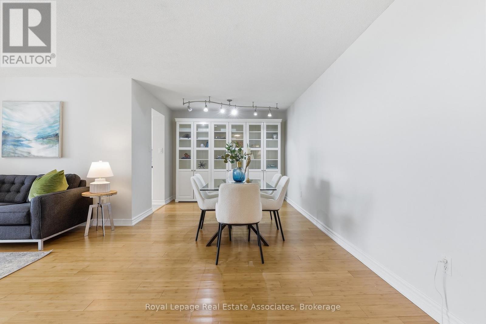 1401 - 10 Malta Avenue, Brampton, Ontario  L6Y 4G6 - Photo 5 - W12937032