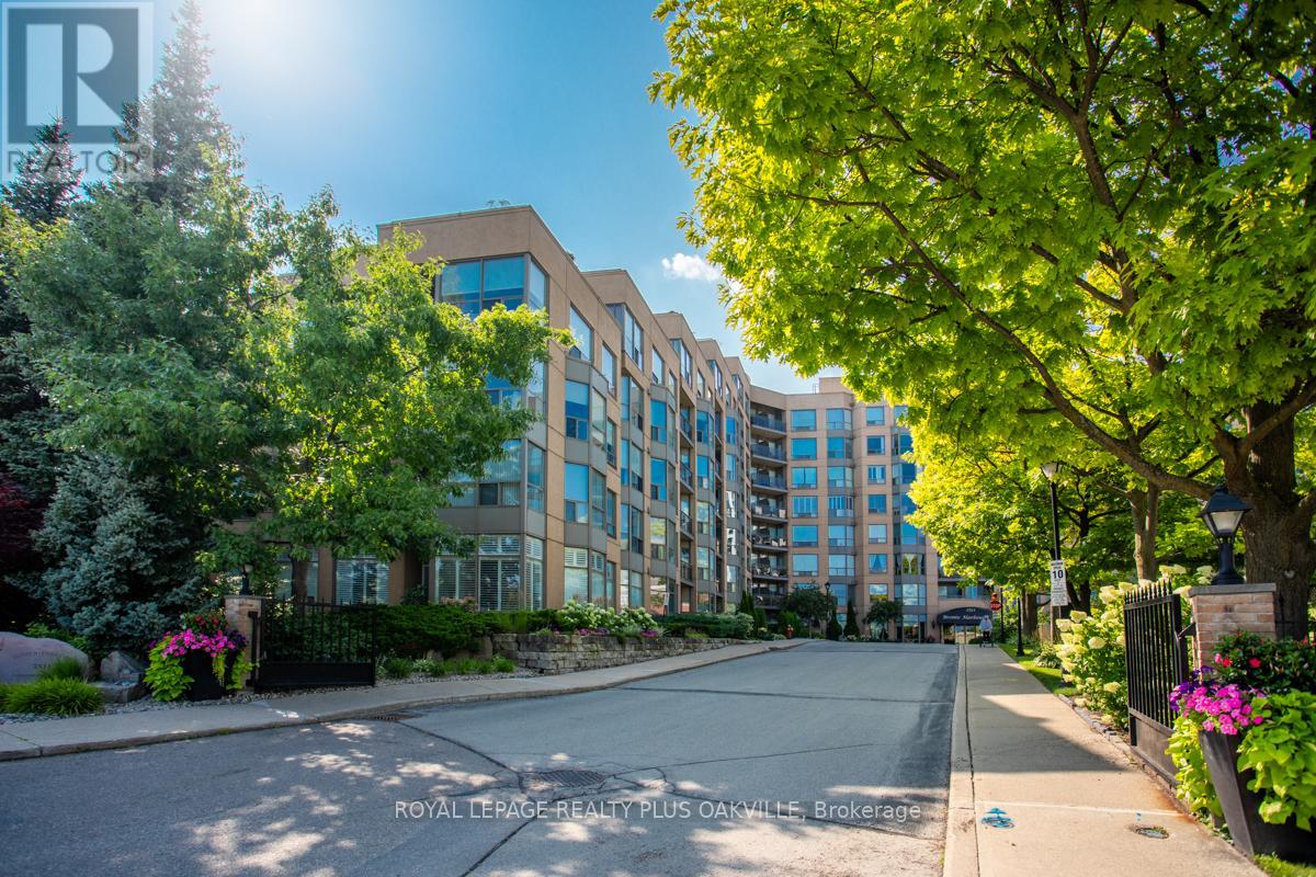 311 - 2511 LAKESHORE ROAD W, Oakville, Ontario