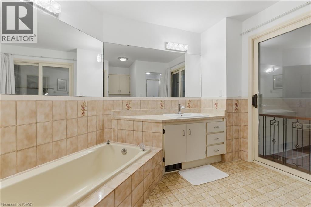 833 Brigadoon Drive, Hamilton, Ontario  L9C 7P2 - Photo 17 - 40815370