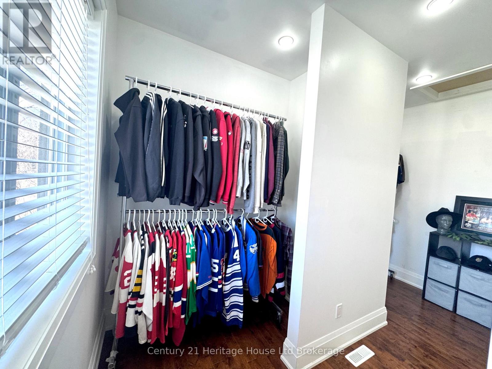 61 Applewood Crescent, London South, Ontario  N6J 3R1 - Photo 25 - X12920688