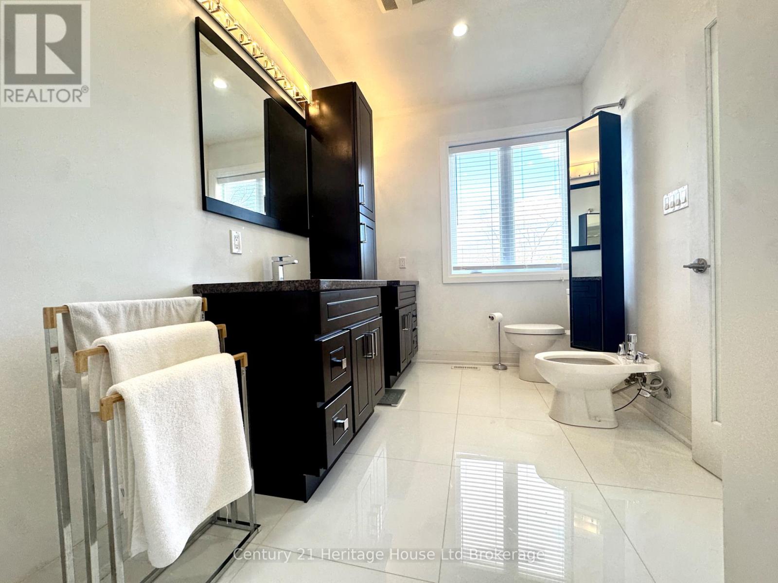 61 Applewood Crescent, London South, Ontario  N6J 3R1 - Photo 28 - X12920688