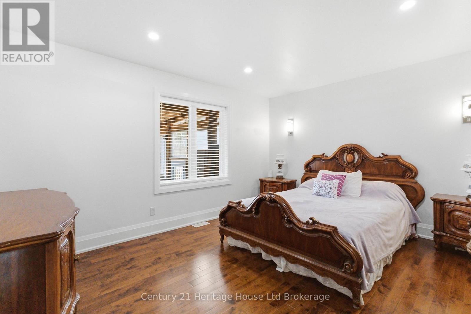 61 Applewood Crescent, London South, Ontario  N6J 3R1 - Photo 17 - X12920688