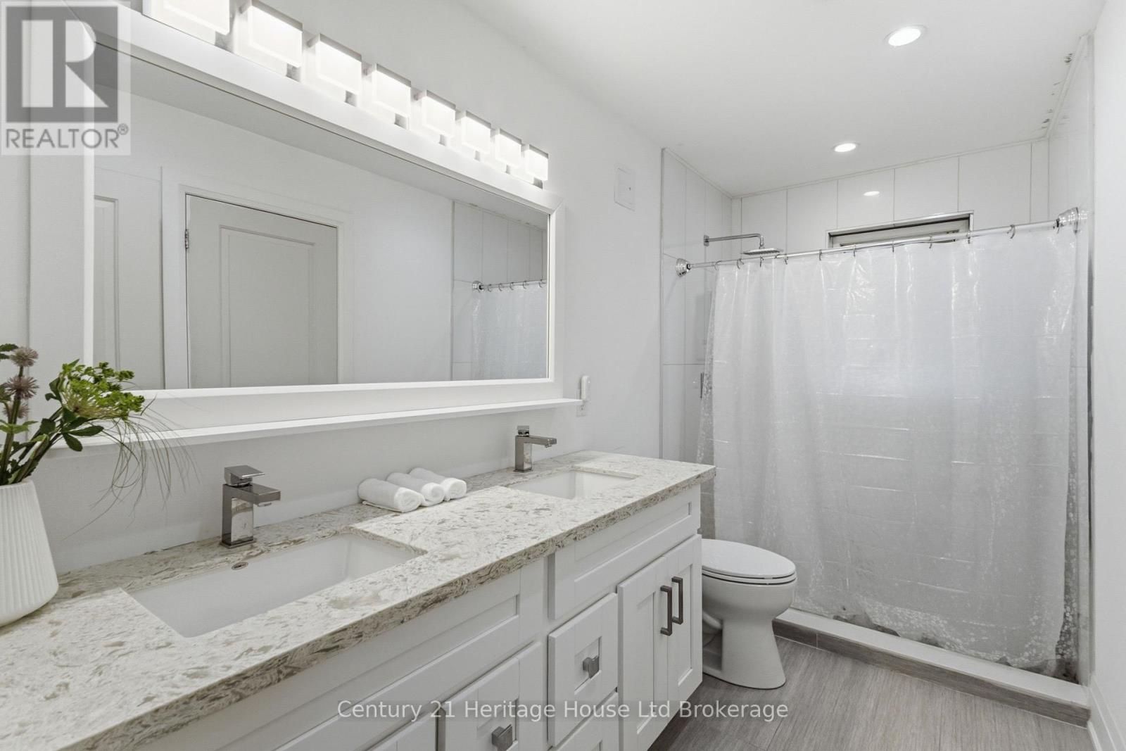 61 Applewood Crescent, London South, Ontario  N6J 3R1 - Photo 20 - X12920688