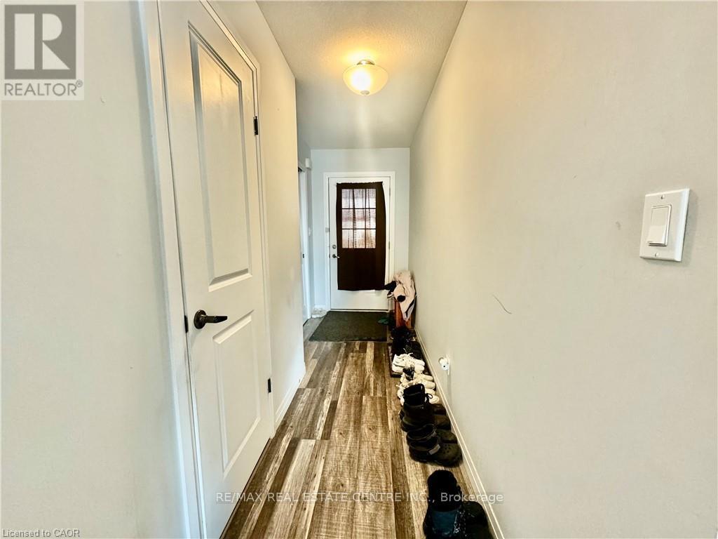 5 Sparrow Avenue, Cambridge, Ontario  N1T 2E2 - Photo 2 - X12936994