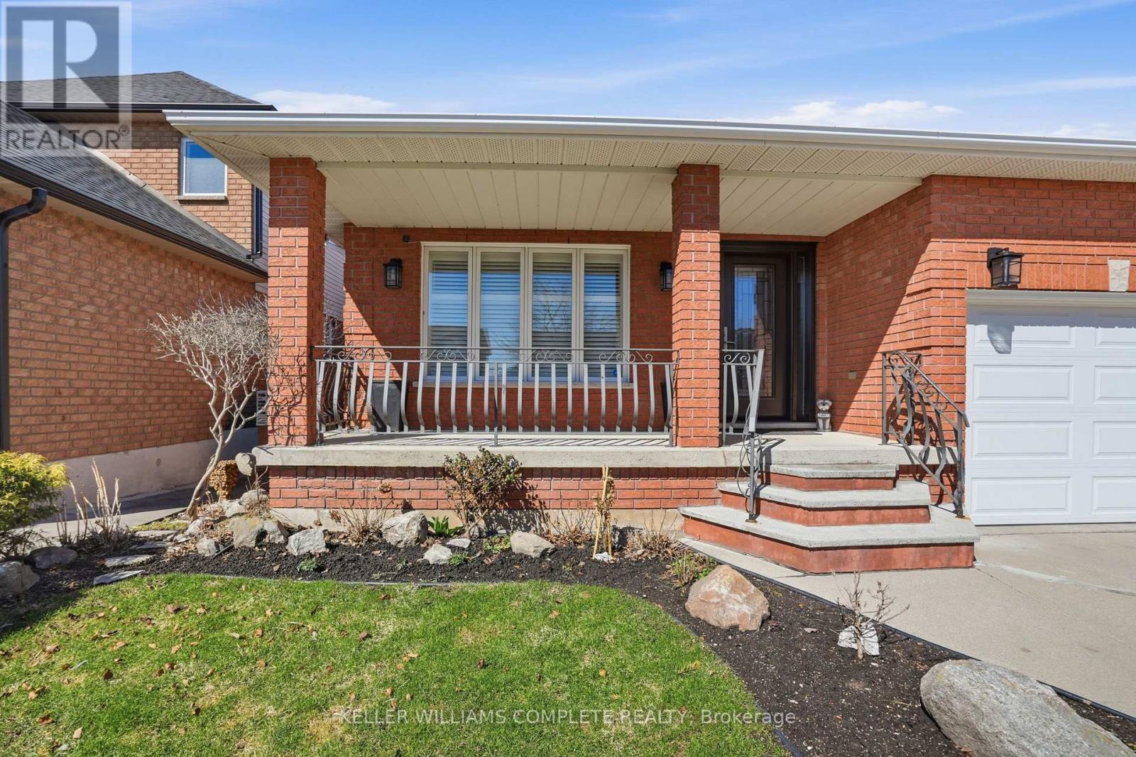 32 Highbury Drive, Hamilton, Ontario  L8J 2T4 - Photo 2 - X12937026