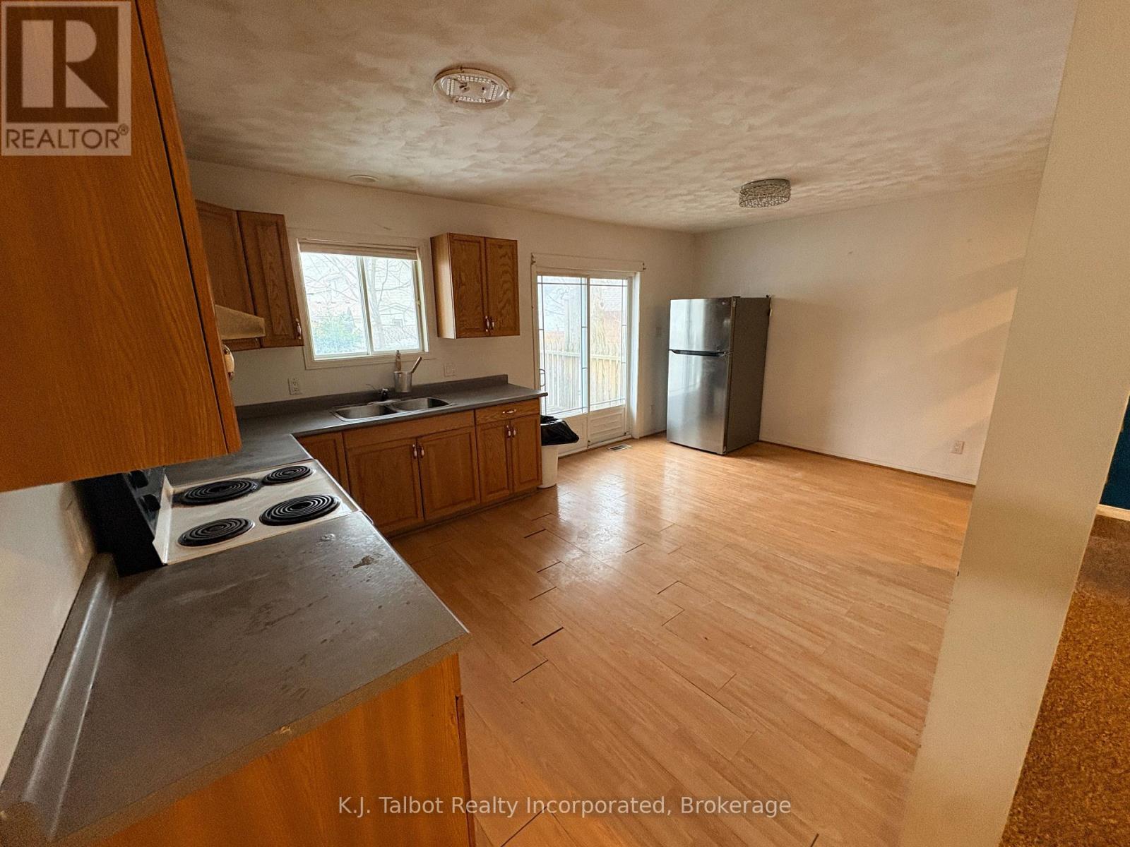 113 Anglesea Street, Goderich, Ontario N7A 1V2 - Photo 7 - X12892902