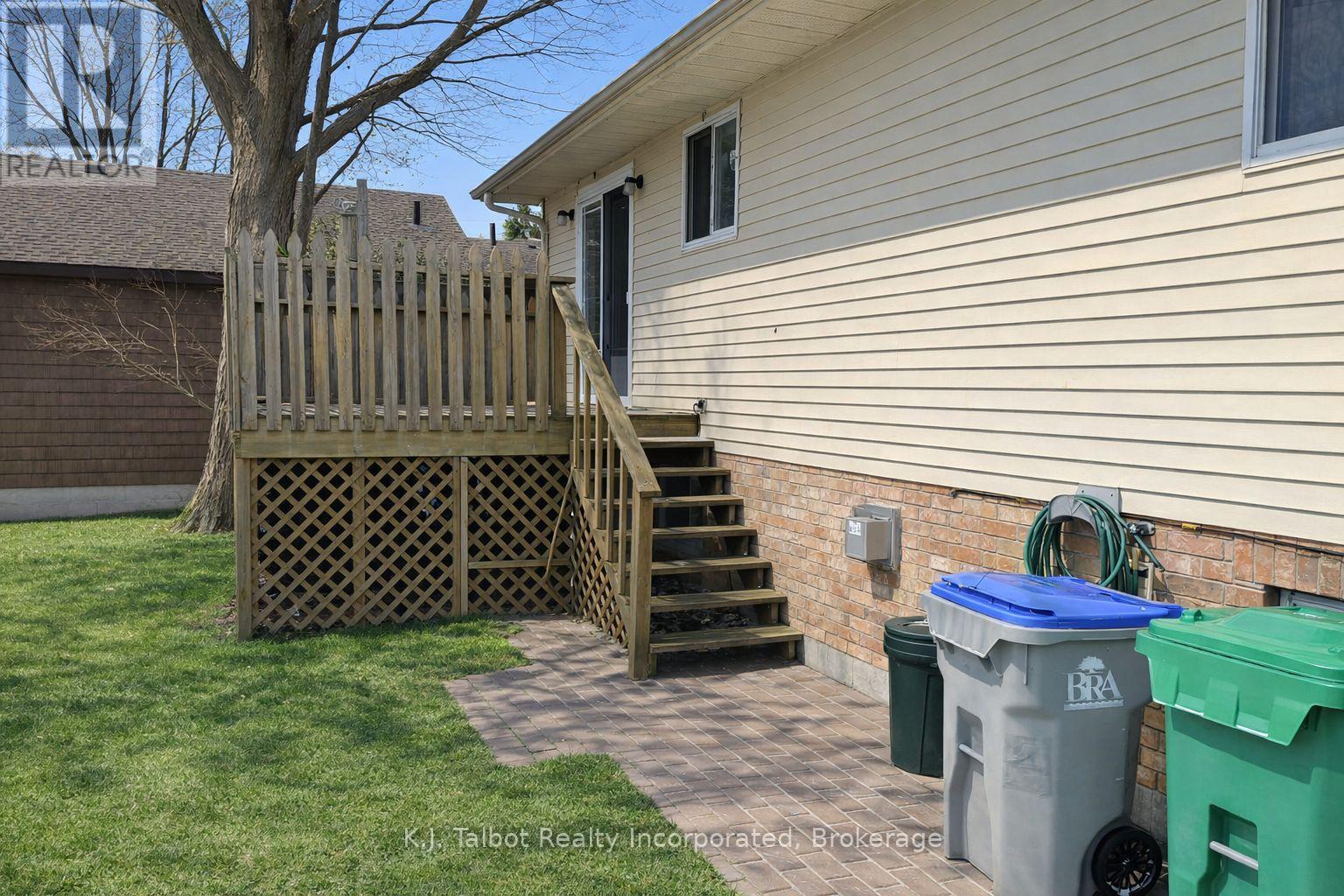 113 Anglesea Street, Goderich, Ontario N7A 1V2 - Photo 3 - X12892902