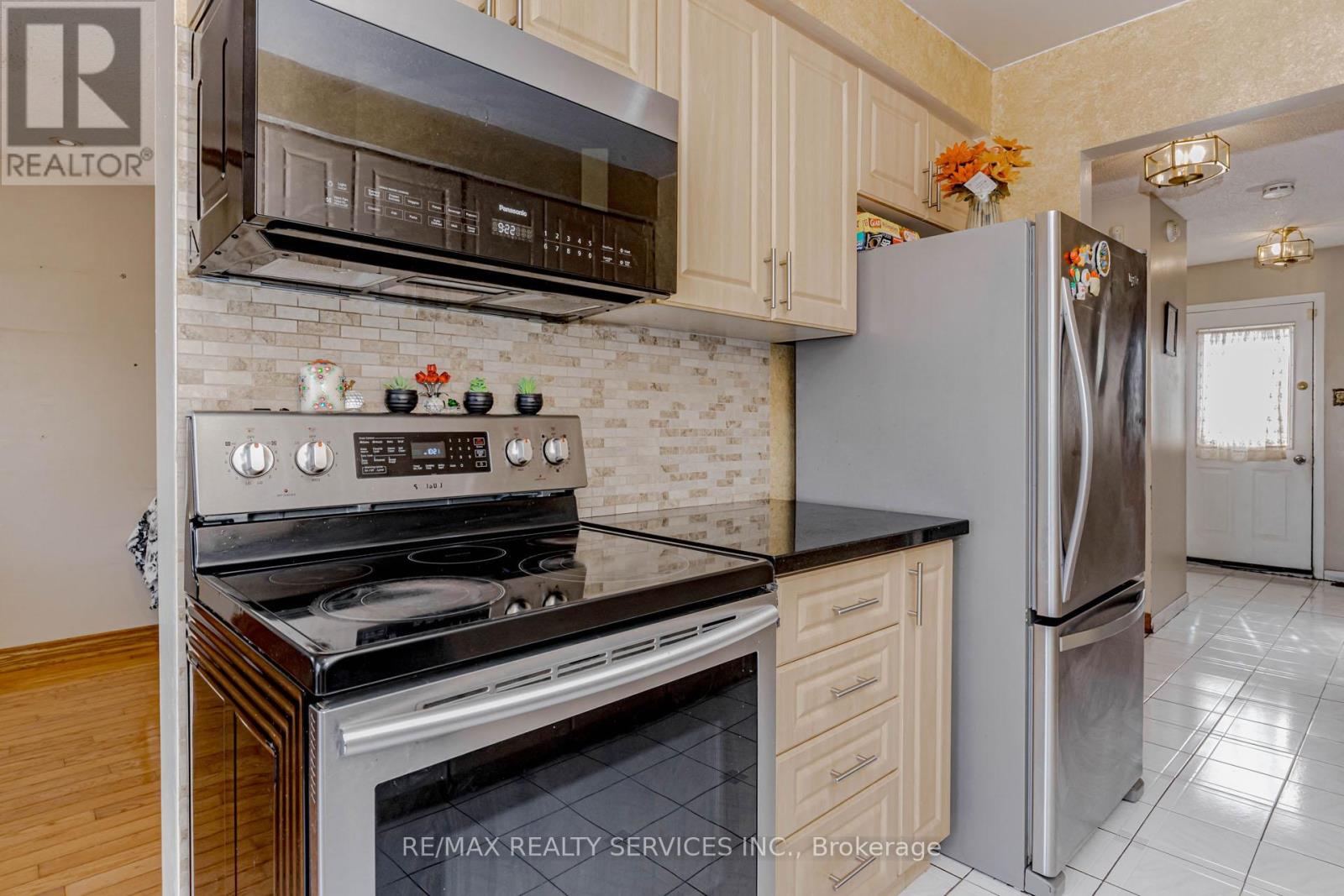 130 Cutters Crescent, Brampton, Ontario  L6Y 4J8 - Photo 19 - W12936696