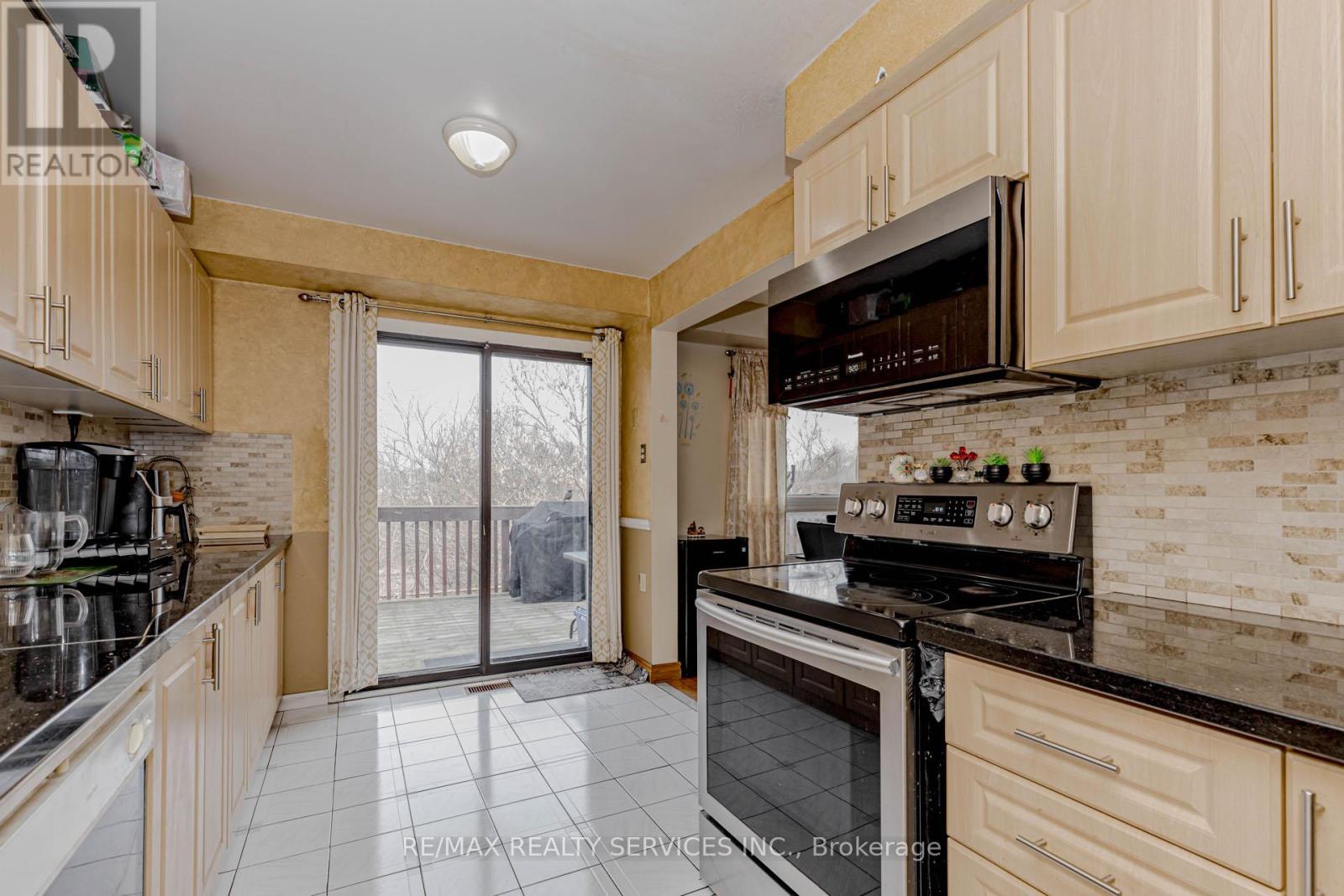 130 Cutters Crescent, Brampton, Ontario  L6Y 4J8 - Photo 20 - W12936696