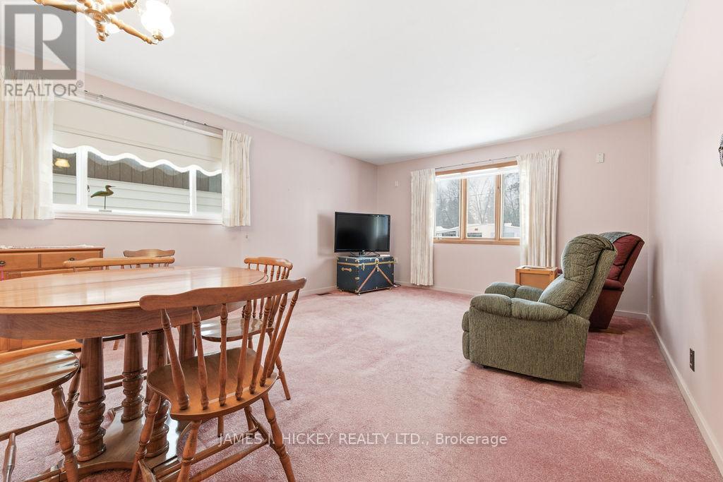 94 Glendale Avenue, Deep River, Ontario  K0J 1P0 - Photo 14 - X12652092