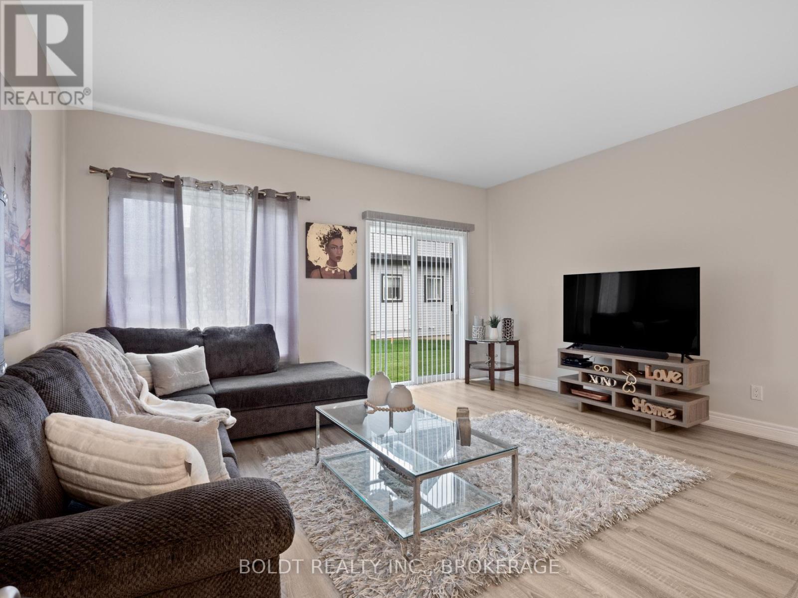 412 Hummel Crescent, Fort Erie, Ontario  L2A 0E8 - Photo 16 - X12934132