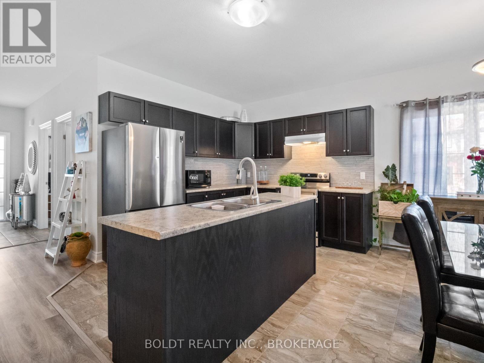 412 Hummel Crescent, Fort Erie, Ontario  L2A 0E8 - Photo 10 - X12934132