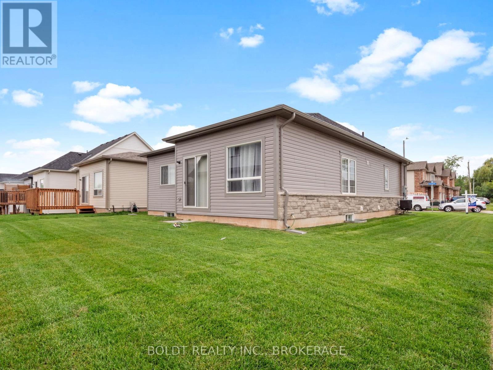 412 Hummel Crescent, Fort Erie, Ontario  L2A 0E8 - Photo 26 - X12934132