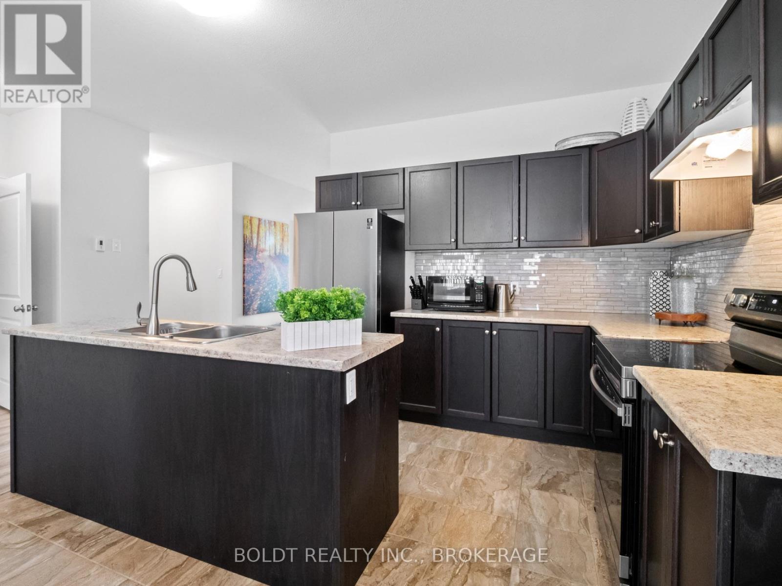 412 Hummel Crescent, Fort Erie, Ontario  L2A 0E8 - Photo 7 - X12934132