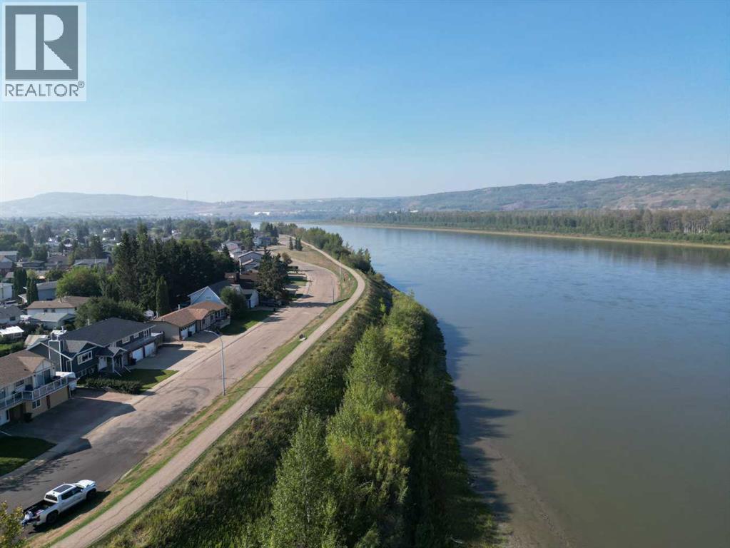 9602 71 Avenue, Peace River, Alberta  T8S 1E3 - Photo 31 - A2273646