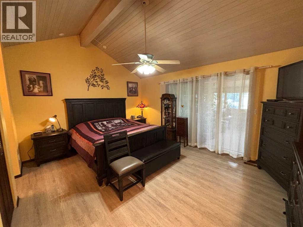 9602 71 Avenue, Peace River, Alberta  T8S 1E3 - Photo 20 - A2273646