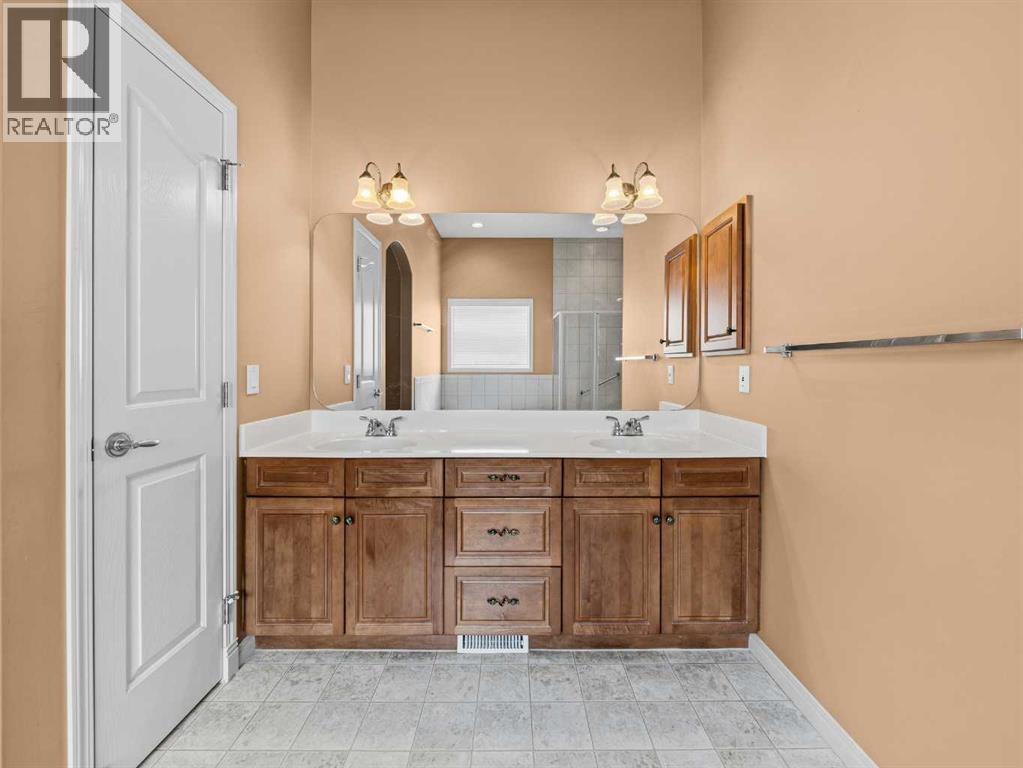 157 Valley Creek Place NW, Calgary, Alberta  T3B 5V1 - Photo 18 - A2296480