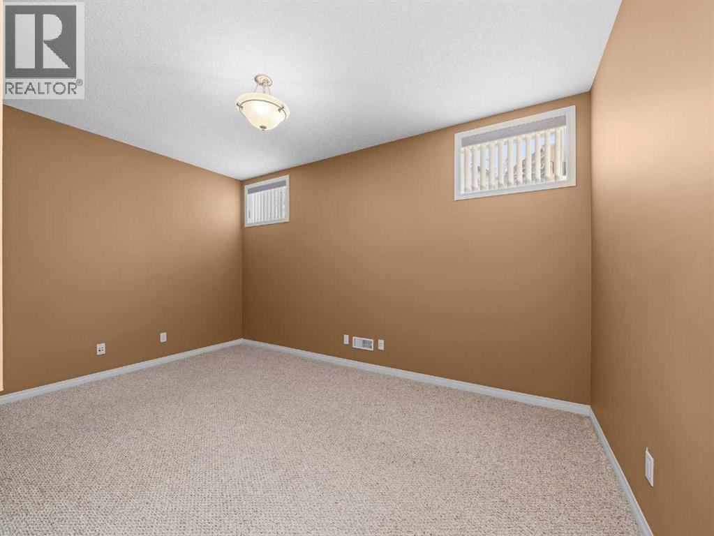 157 Valley Creek Place NW, Calgary, Alberta  T3B 5V1 - Photo 29 - A2296480