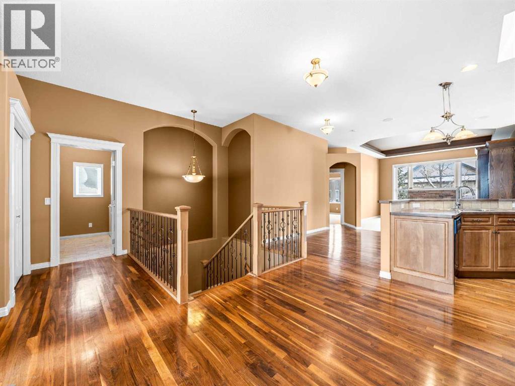 157 Valley Creek Place NW, Calgary, Alberta  T3B 5V1 - Photo 4 - A2296480