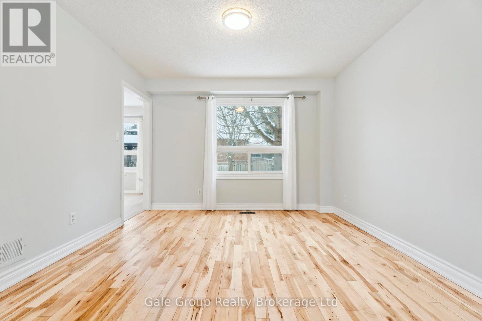 78 James Street, Barrie (Ardagh), Ontario  L4N 6Y2 - Photo 11 - S12937122