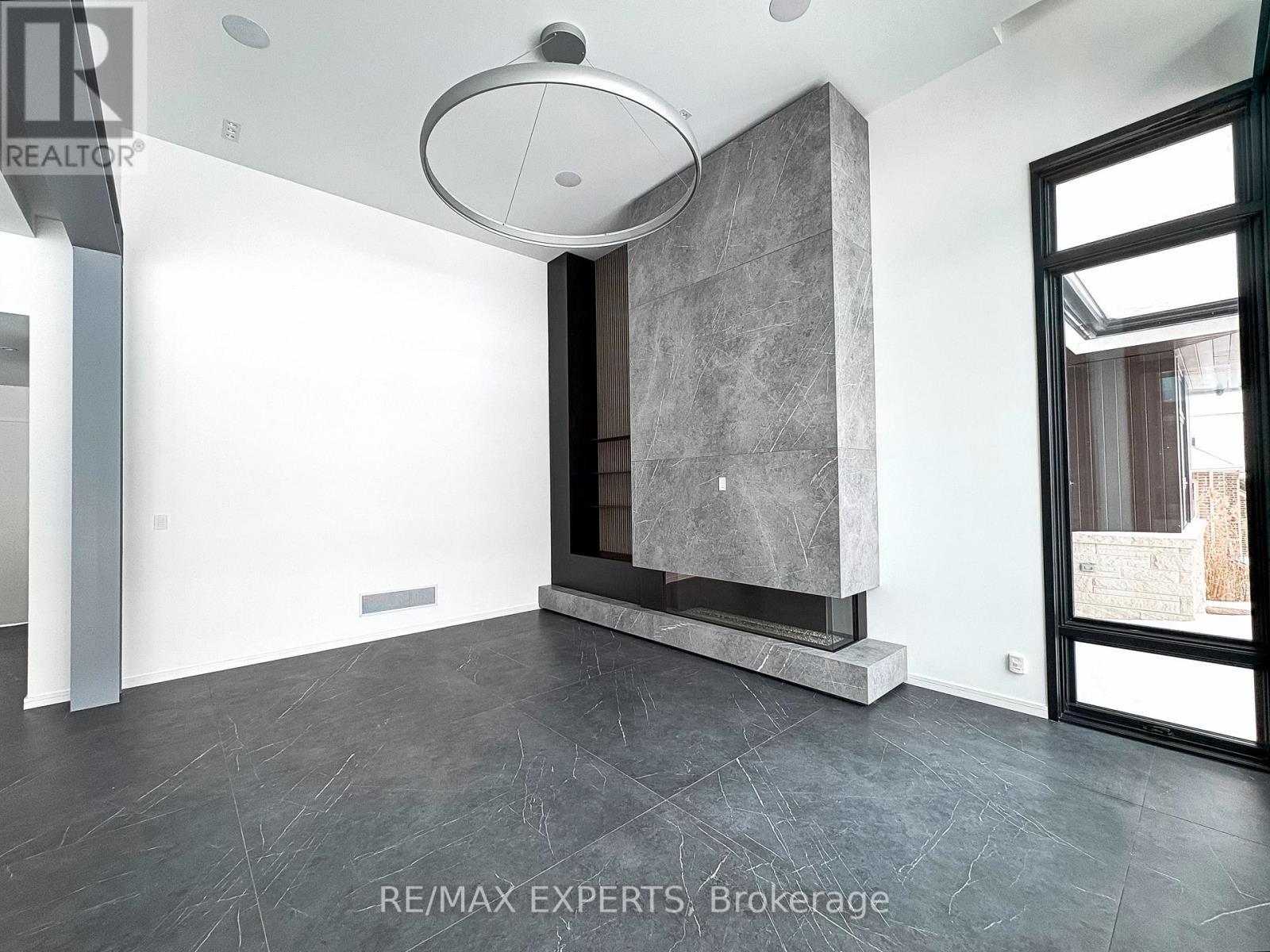 130 Dale Crescent, Bradford West Gwillimbury, Ontario  L0L 1L0 - Photo 13 - N12867548