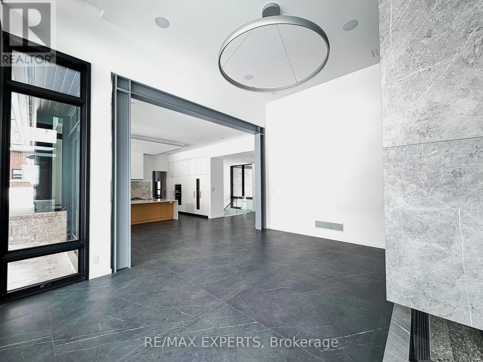 130 Dale Crescent, Bradford West Gwillimbury, Ontario  L0L 1L0 - Photo 15 - N12867548