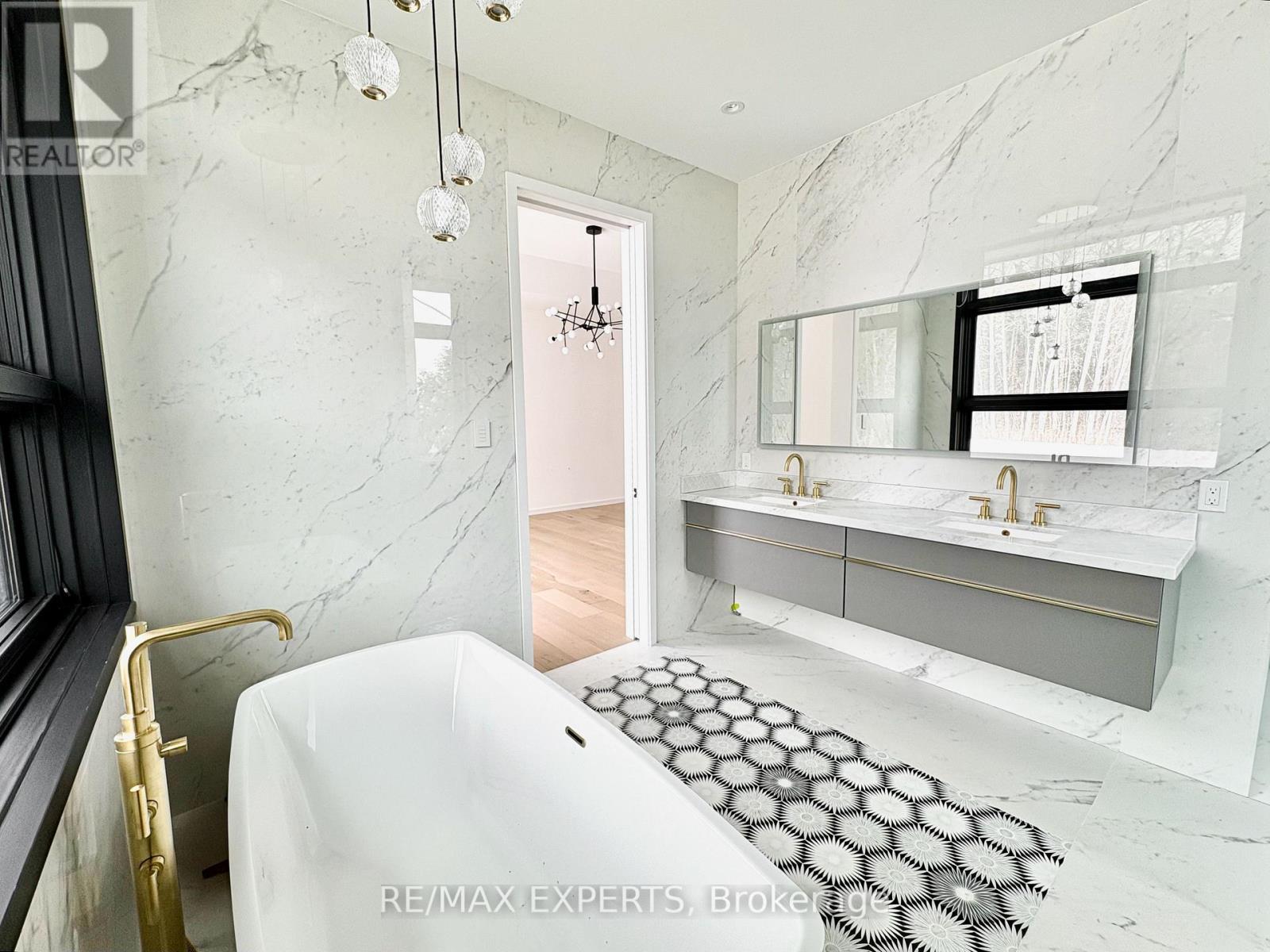 130 Dale Crescent, Bradford West Gwillimbury, Ontario  L0L 1L0 - Photo 33 - N12867548