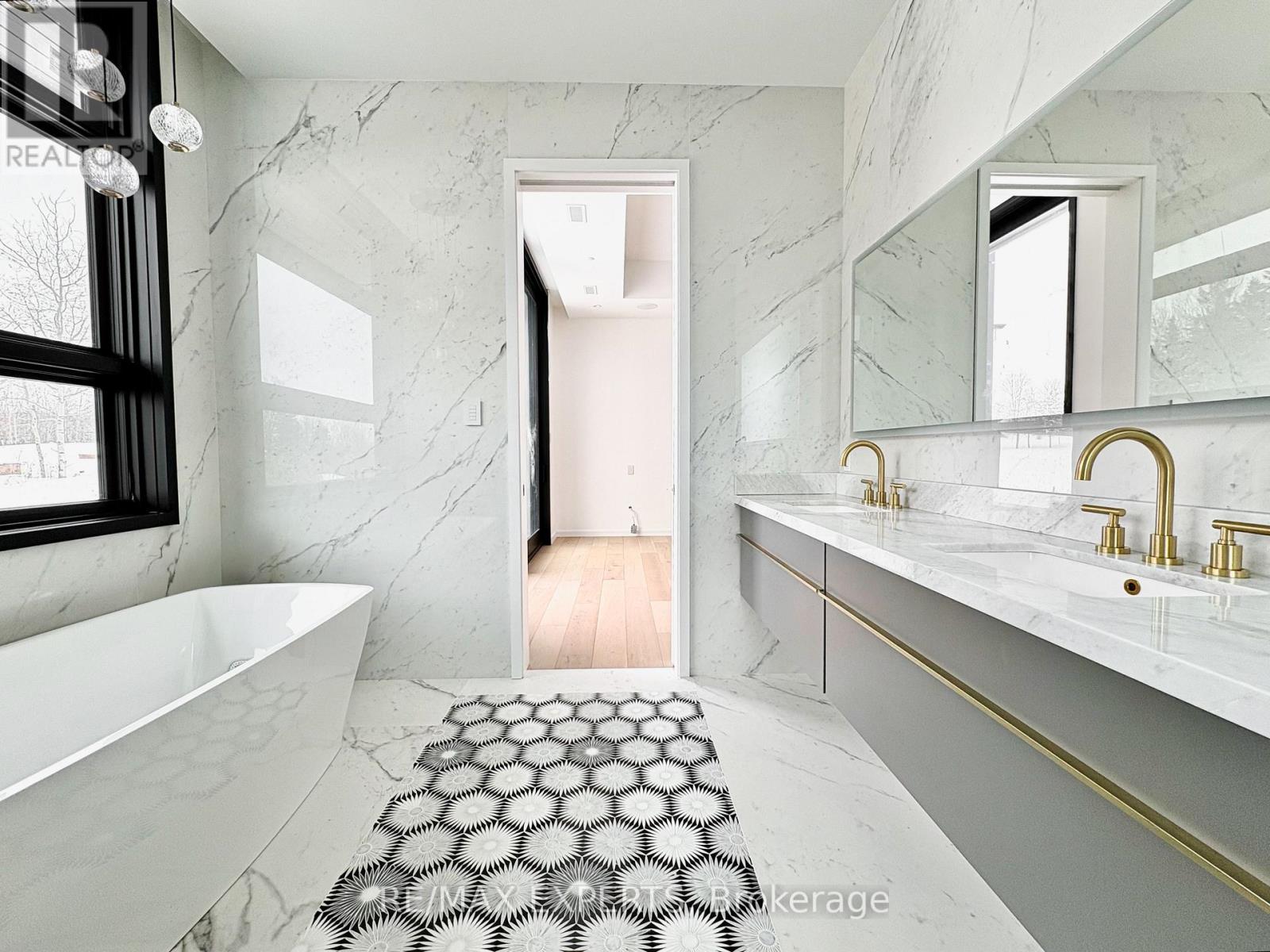 130 Dale Crescent, Bradford West Gwillimbury, Ontario  L0L 1L0 - Photo 31 - N12867548