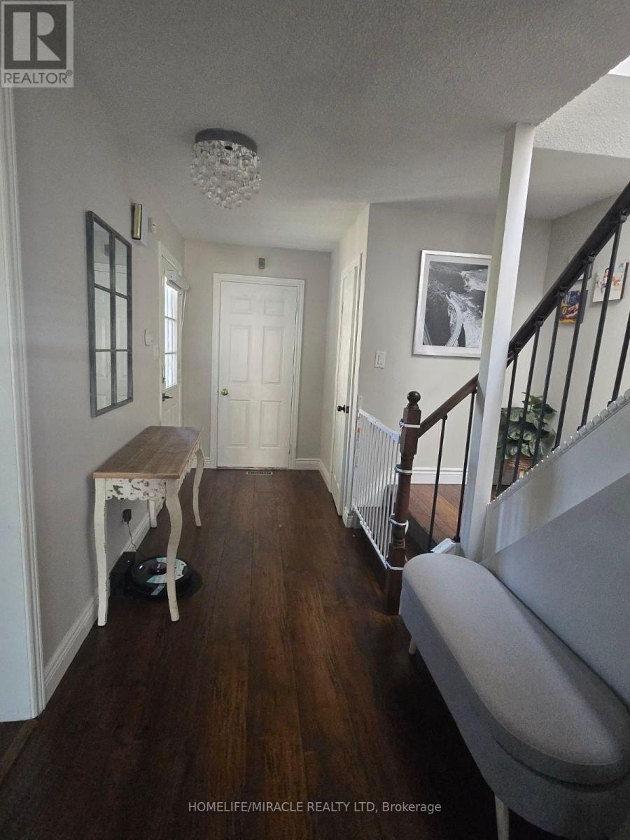 35 Jay Street, Brampton, Ontario  L6Z 3V5 - Photo 8 - W12604500