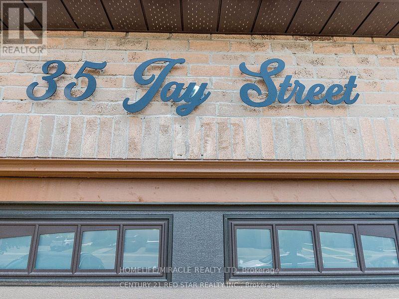 35 JAY STREET, Brampton, Ontario