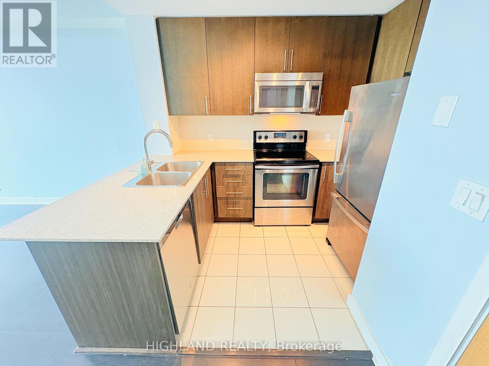 1509 - 3985 Grand Park Drive, Mississauga, Ontario L5B 0H8 - Photo 3 - W12932090