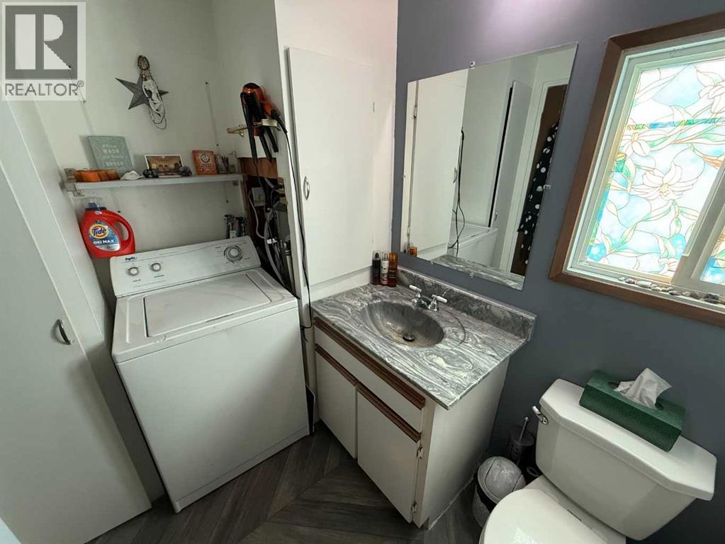 50, 145 East River Road, Hinton, Alberta  T7V 1S3 - Photo 9 - A2268858