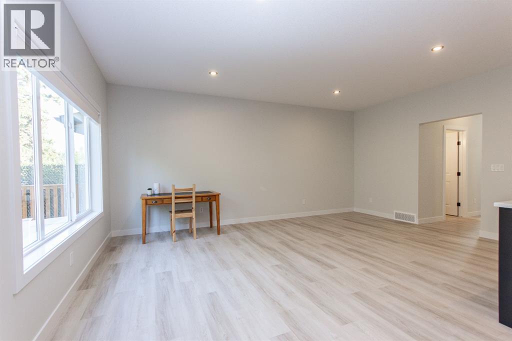 165 Thompson Crescent, Red Deer, Alberta  T4P 0S1 - Photo 6 - A2294358