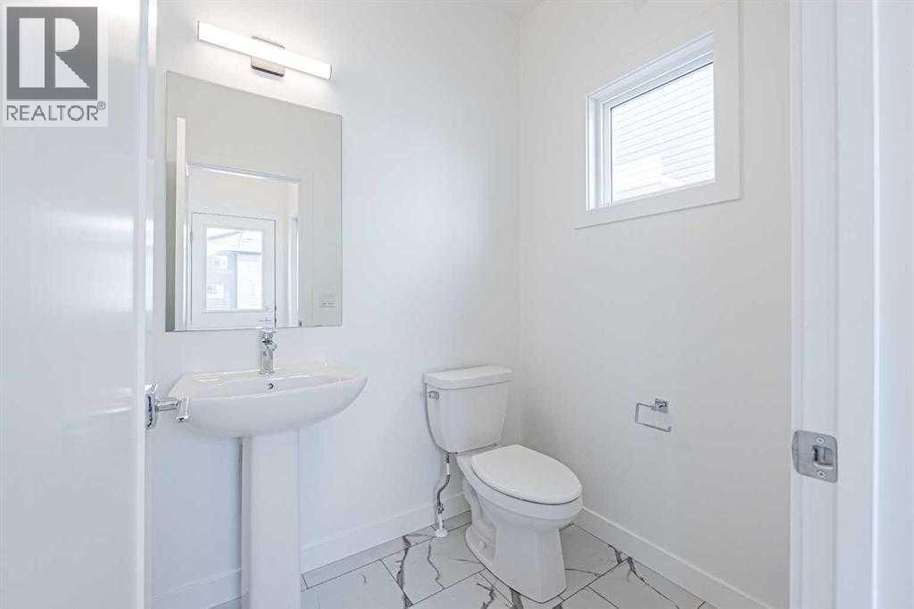 129 Dawson Wharf View, Chestermere, Alberta  T1X 2W3 - Photo 11 - A2293536