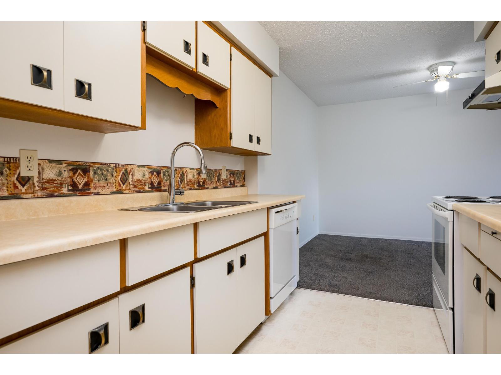 208 32885 George Ferguson Way, Abbotsford, British Columbia  V2Z 1A5 - Photo 23 - R3104231