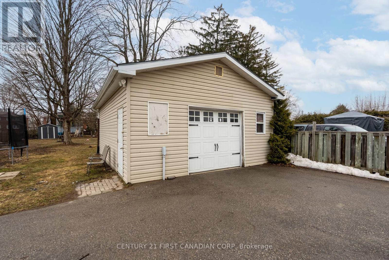 321 Spruce Street, London East, Ontario  N5W 4N2 - Photo 39 - X12937226