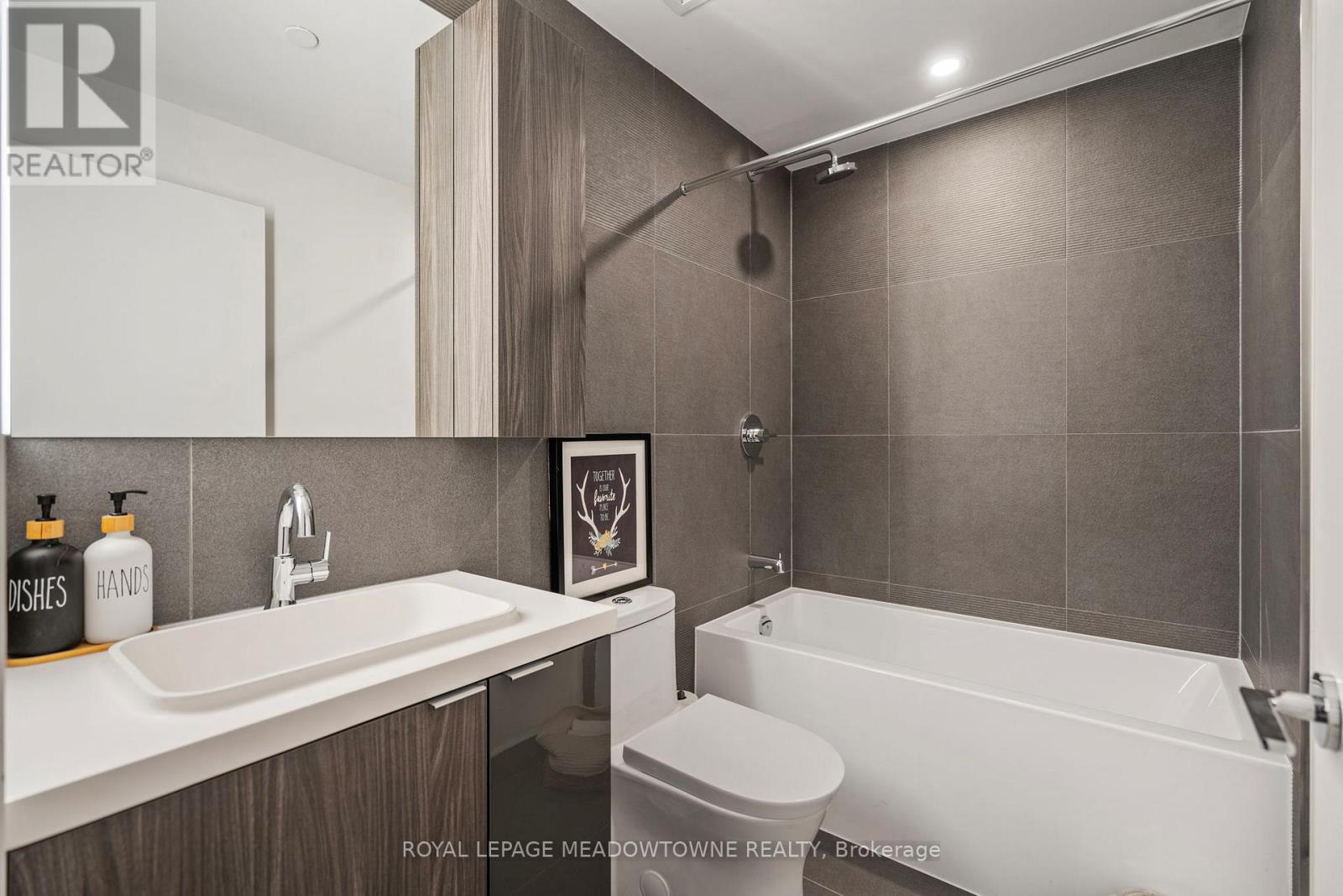 813 - 15 Mercer Street, Toronto, Ontario  M5V 1H2 - Photo 18 - C12937098