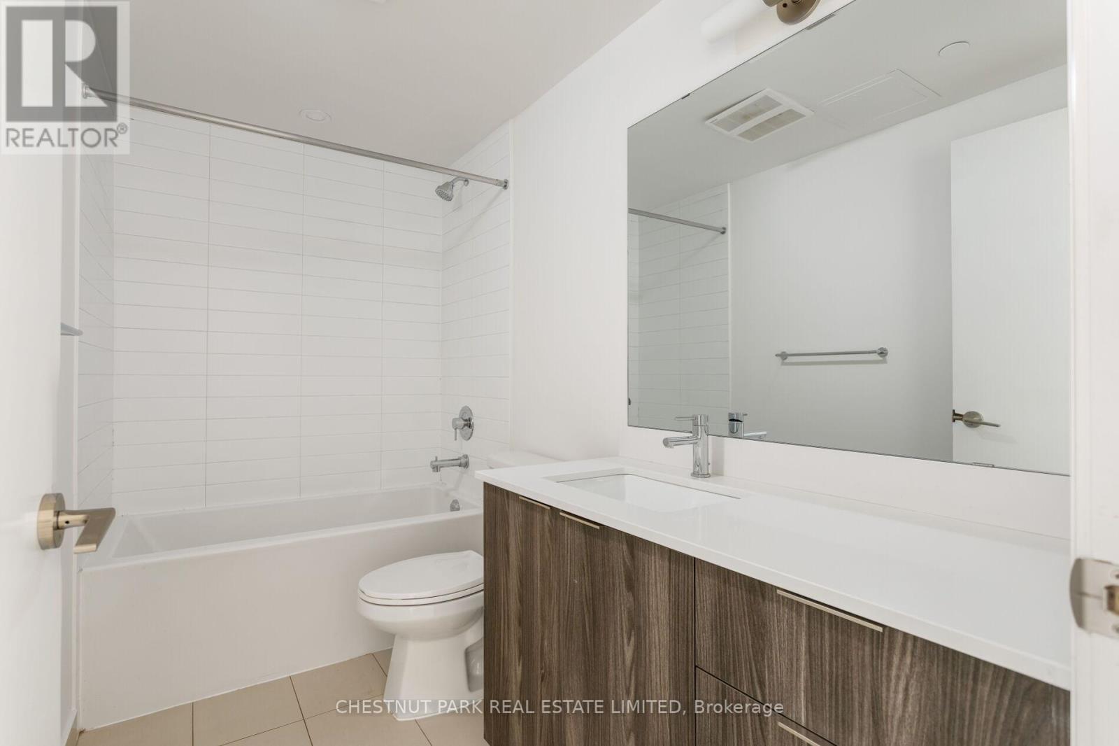 721e - 576 Front Street W, Toronto, Ontario  M5V 1C1 - Photo 16 - C12937132